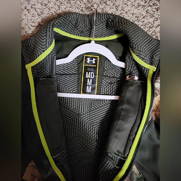 Under Armour Camo Jacket - Picture 3 of 3